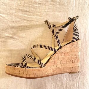 New in box Vince Camuto Cordalla Wedge Sandals in Zebra Burlap print size 9 1/2